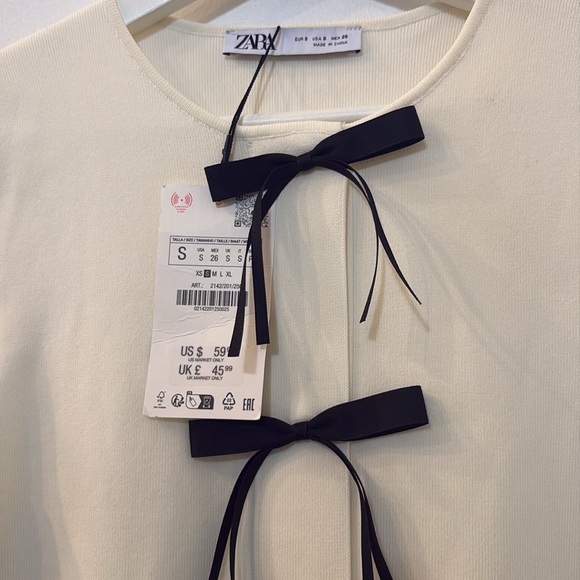 Zara✨Short Knit Dress ✨With Bows-White ✨🎀 - Picture 4 of 5